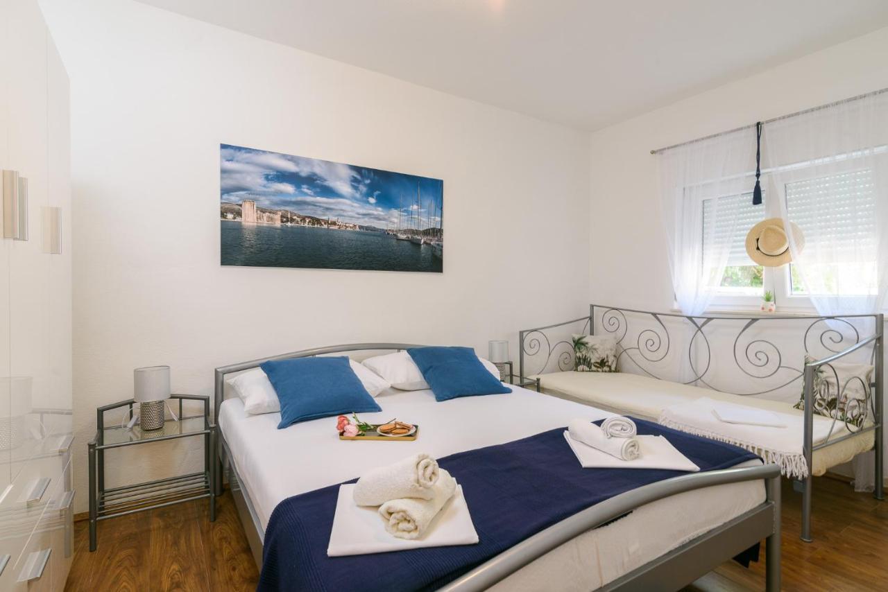 Apartments Mare Trogir Eksteriør bilde