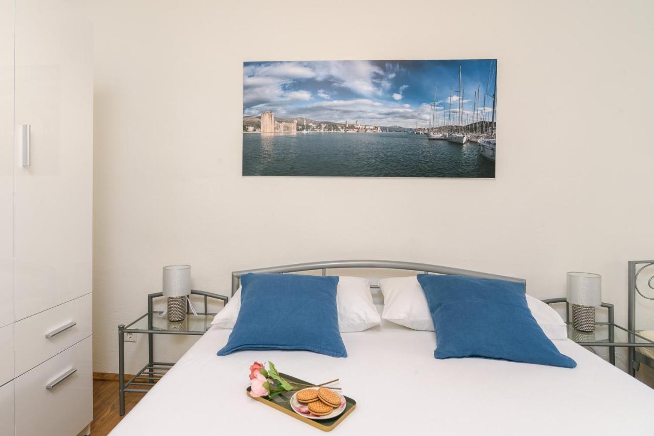 Apartments Mare Trogir Eksteriør bilde