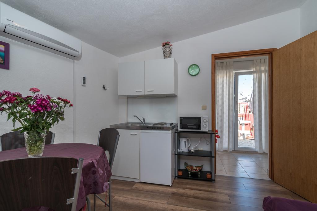 Apartments Mare Trogir Eksteriør bilde