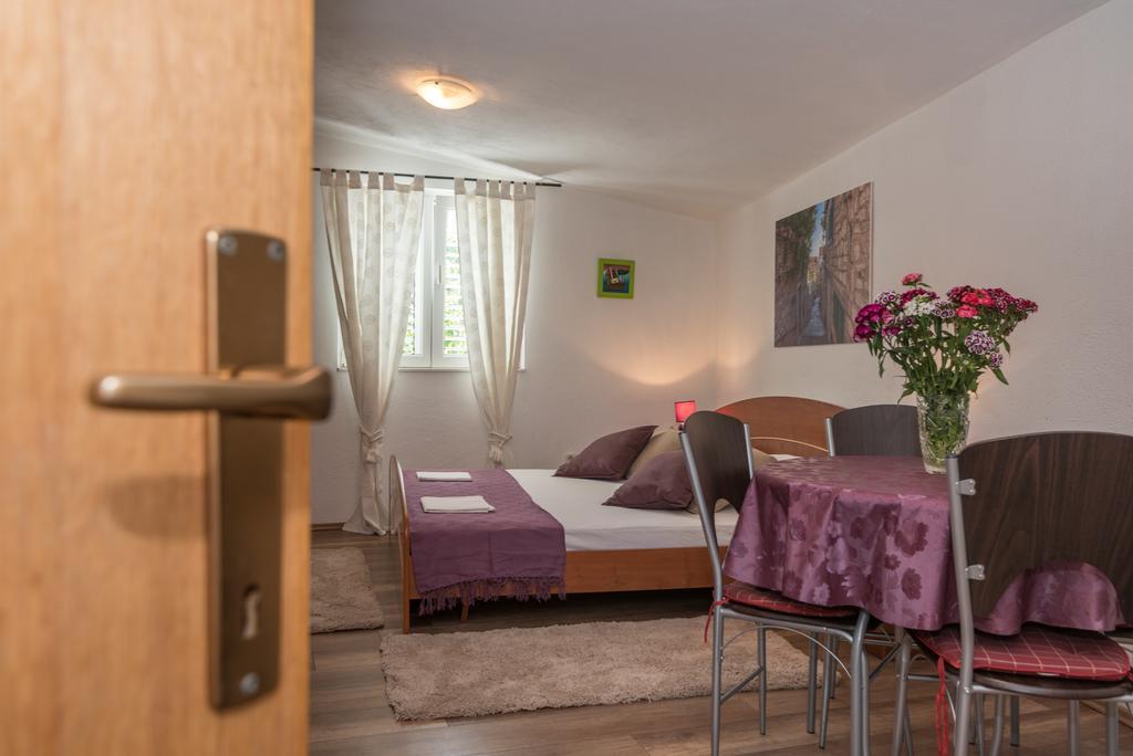 Apartments Mare Trogir Eksteriør bilde